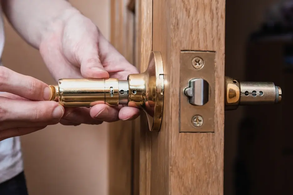 Deadbolt Repair vs Replacement